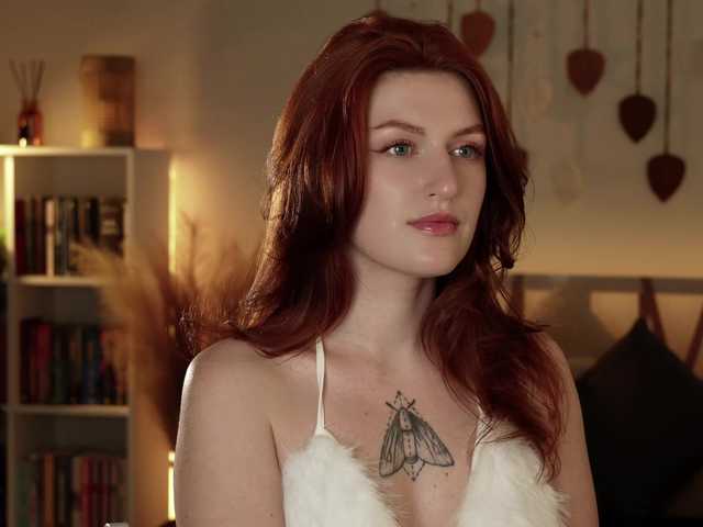 Lianna's BongaCams show and profile