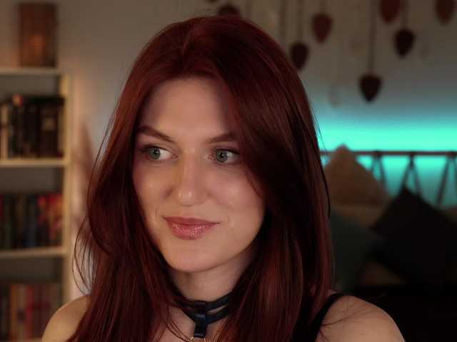 Lianna's BongaCams show and profile