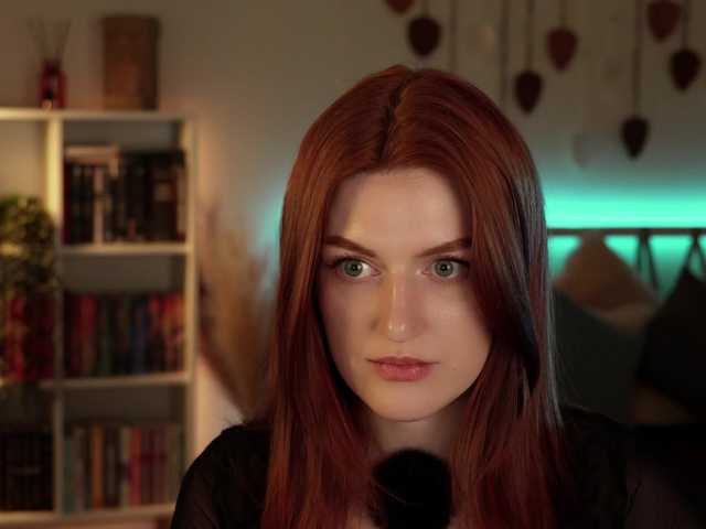 Lianna's BongaCams show and profile