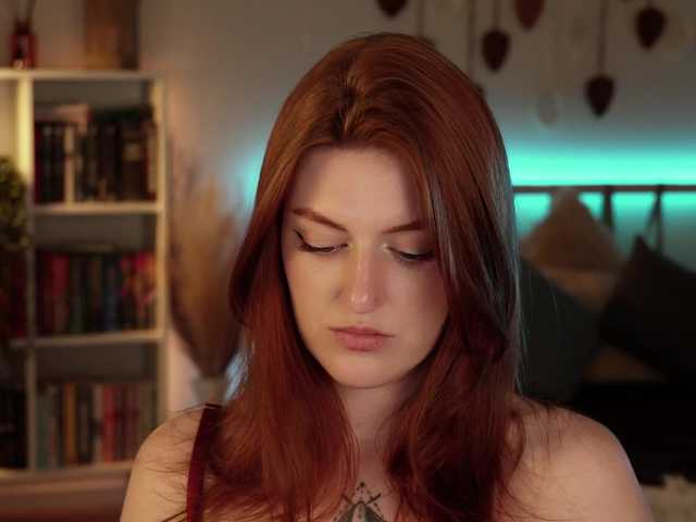 Lianna's BongaCams show and profile