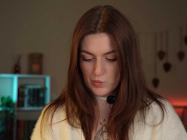 Lianna's BongaCams show and profile