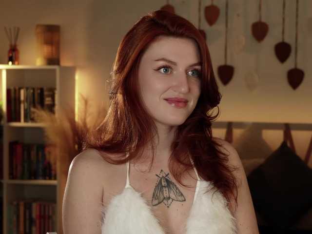 Lianna's BongaCams show and profile