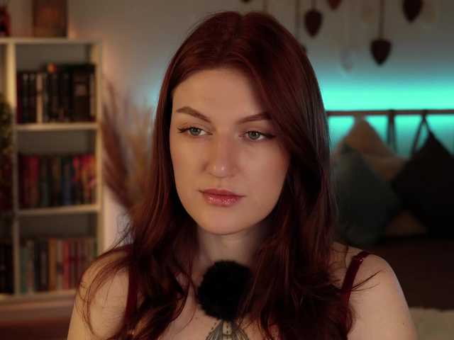 Lianna's BongaCams show and profile