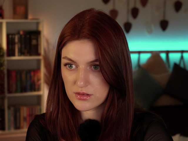 Lianna's BongaCams show and profile