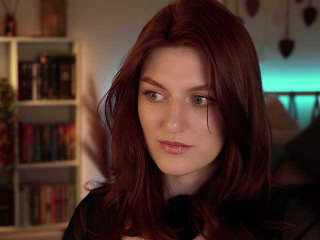 Lianna's BongaCams show and profile