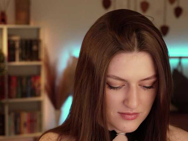 Lianna's BongaCams show and profile