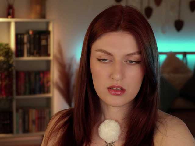 Lianna's BongaCams show and profile