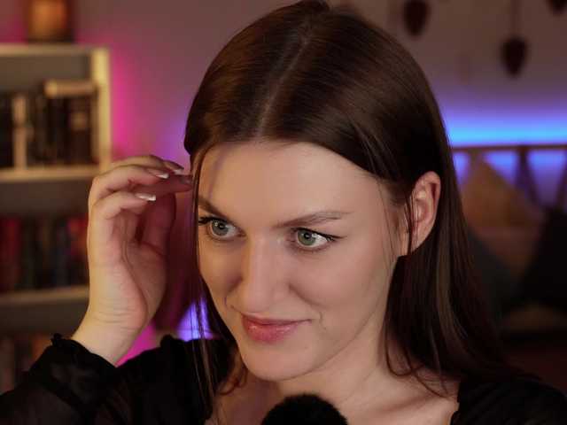 Lianna's BongaCams show and profile