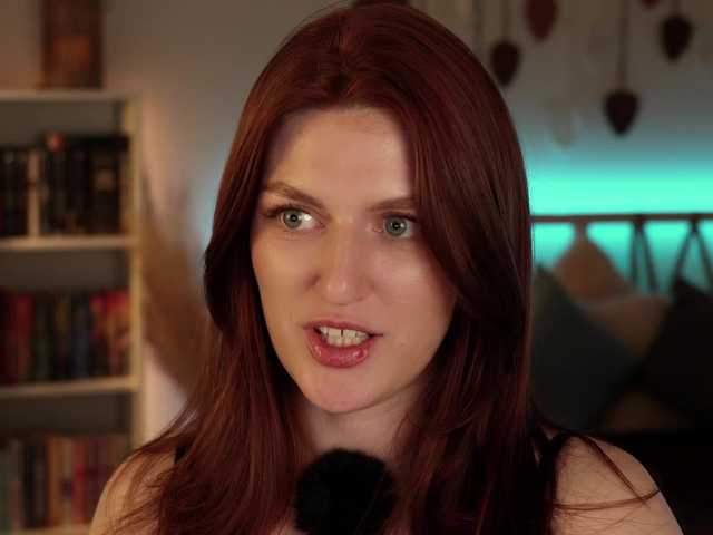 Lianna's BongaCams show and profile