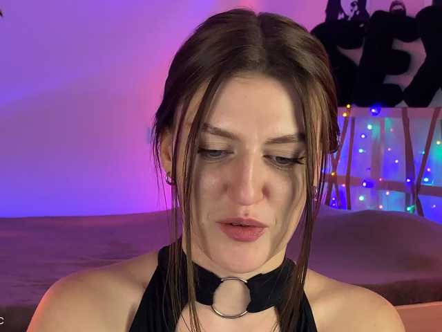 Lianna's BongaCams show and profile