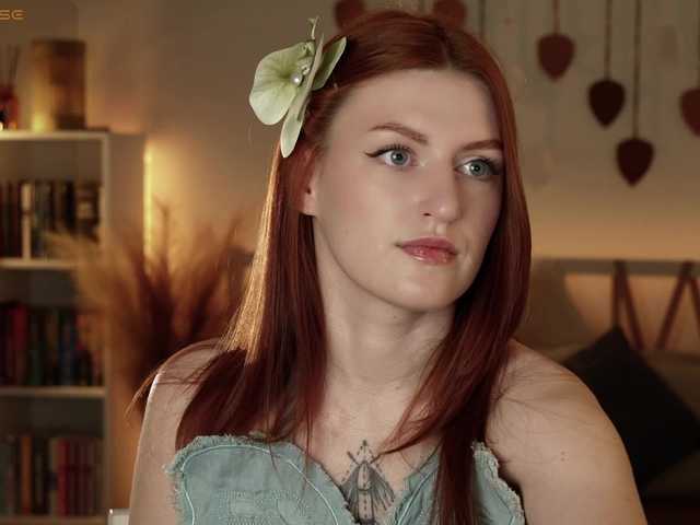 Lianna's BongaCams show and profile