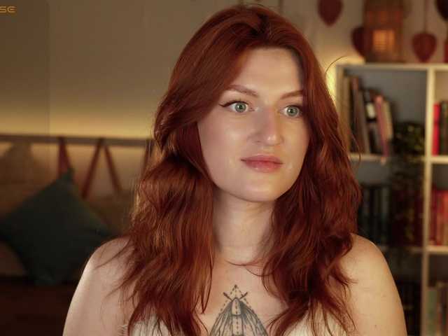 Lianna's BongaCams show and profile