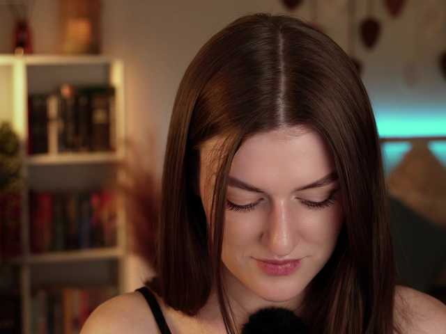 Lianna's BongaCams show and profile