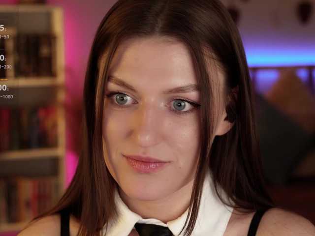 Lianna's BongaCams show and profile