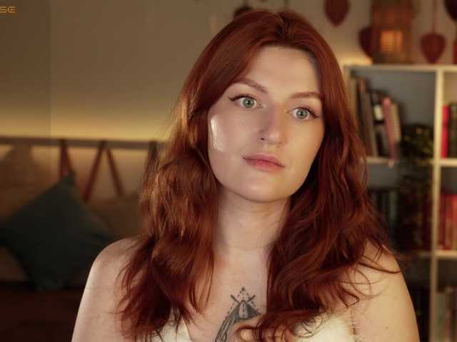 Lianna's BongaCams show and profile