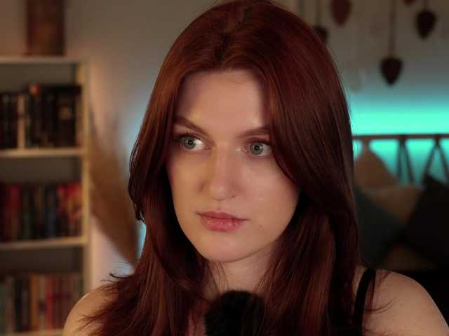 Lianna's BongaCams show and profile