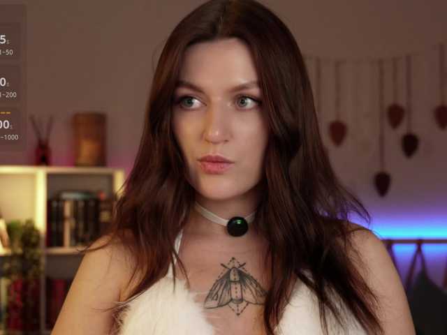 Lianna's BongaCams show and profile