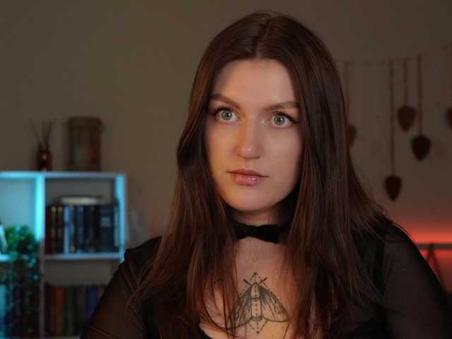 Lianna's BongaCams show and profile