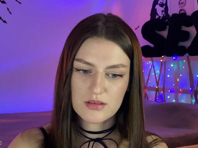 Lianna's BongaCams show and profile