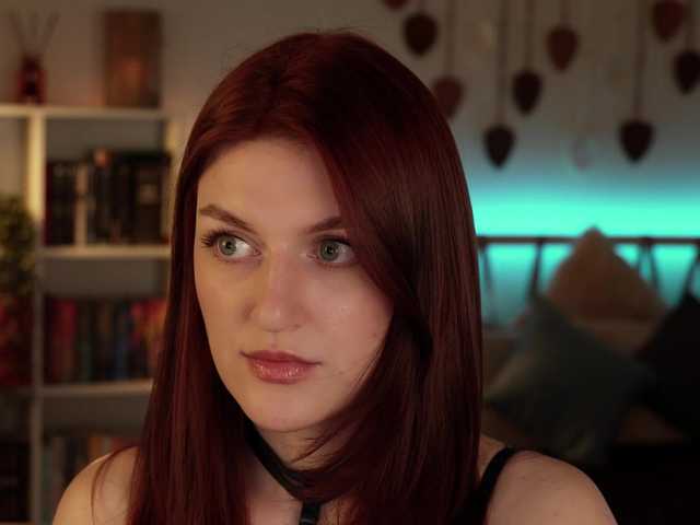 Lianna's BongaCams show and profile