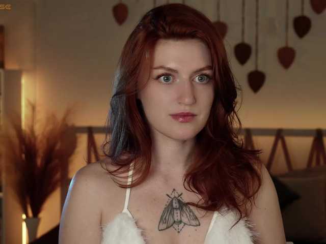 Lianna's BongaCams show and profile