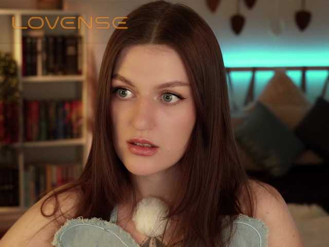 Lianna's BongaCams show and profile