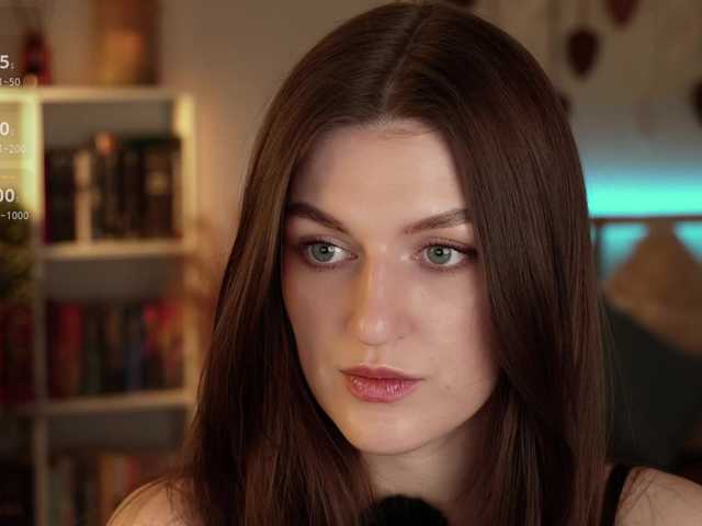 Lianna's BongaCams show and profile