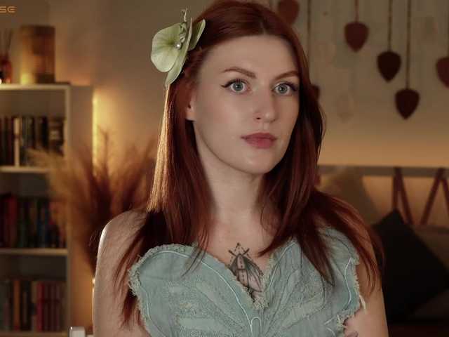 Lianna's BongaCams show and profile