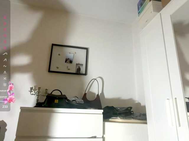 MerleRusson's BongaCams show and profile