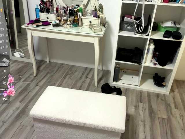 MerleRusson's BongaCams show and profile