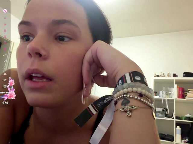 MerleRusson's BongaCams show and profile