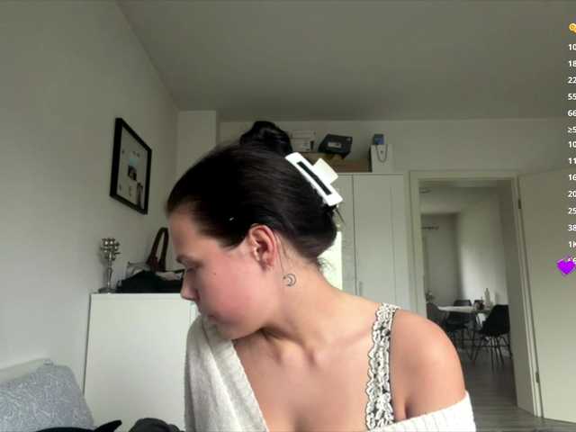 MerleRusson's BongaCams show and profile