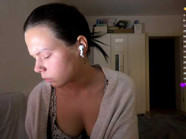 MerleRusson's BongaCams show and profile