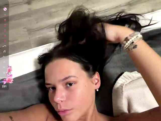 MerleRusson Live Webcam on BongaCams