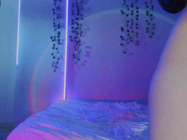 EmmaWise2211 webcam