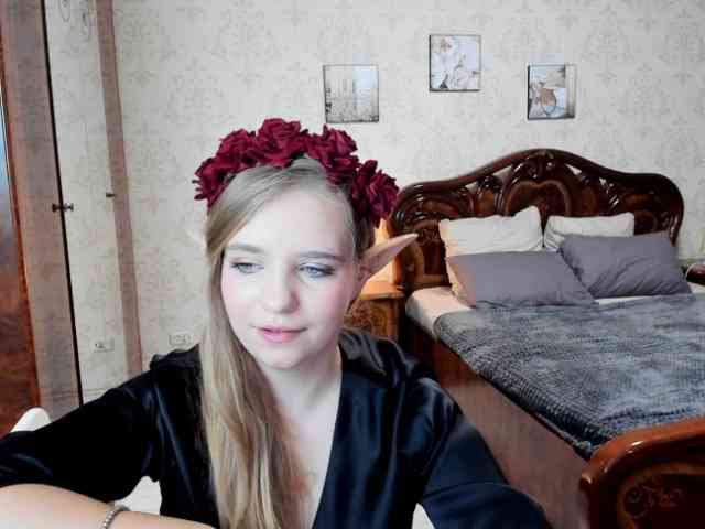 LunaCosplay webcam