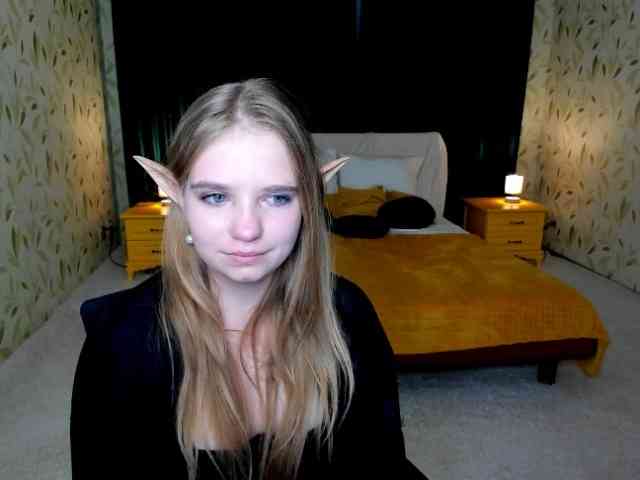 LunaCosplay webcam