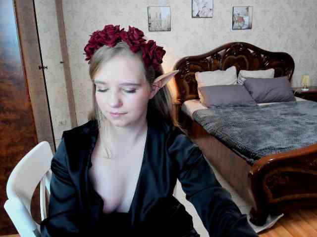 LunaCosplay webcam