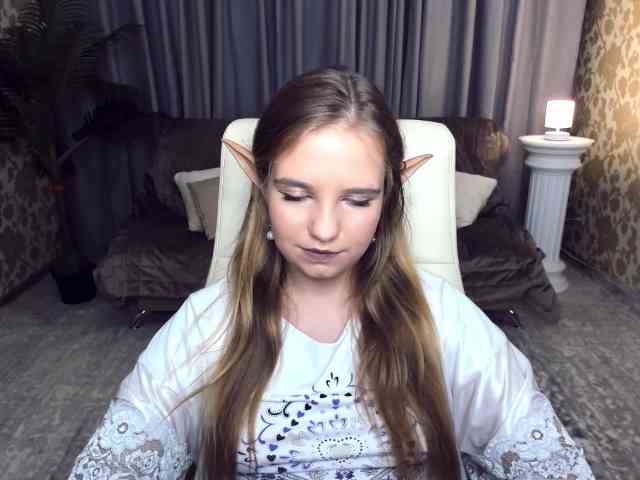 LunaCosplay's webcam live show