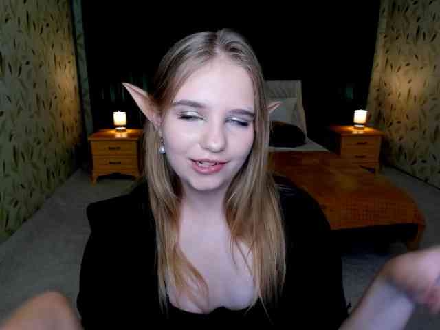 LunaCosplay webcam