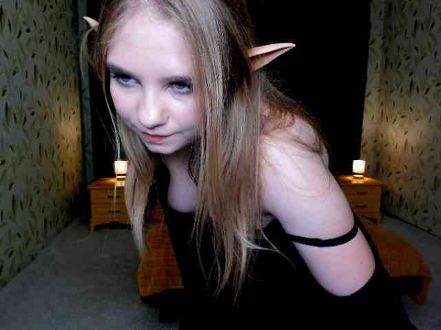 LunaCosplay webcam