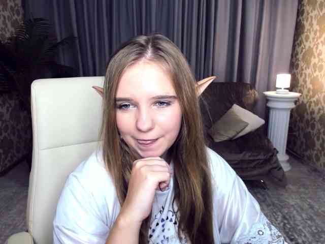 LunaCosplay's webcam live show