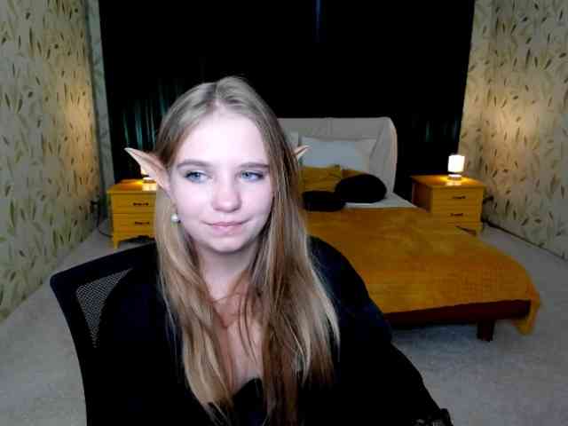 LunaCosplay webcam