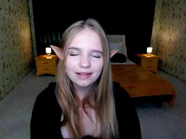 LunaCosplay webcam