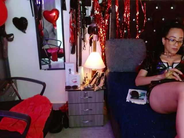 Ameliemartinez's BongaCams show and profile