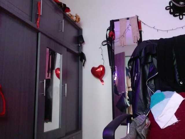 Ameliemartinez's BongaCams show and profile