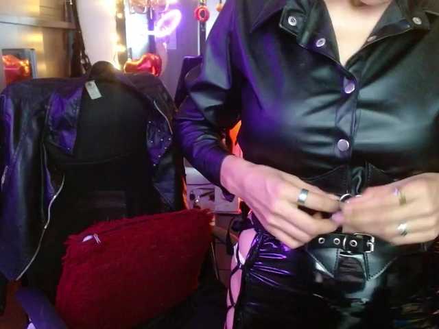 Ameliemartinez's BongaCams show and profile