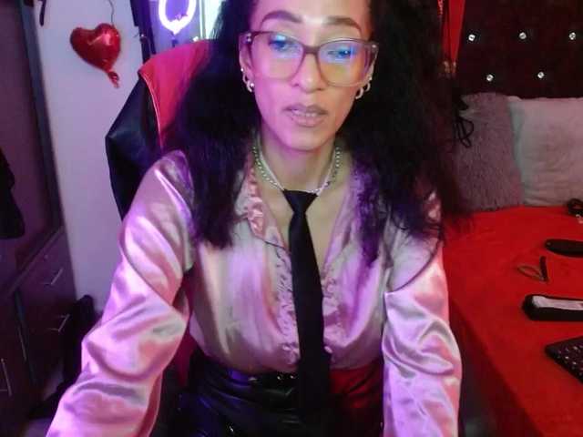 Ameliemartinez's BongaCams show and profile