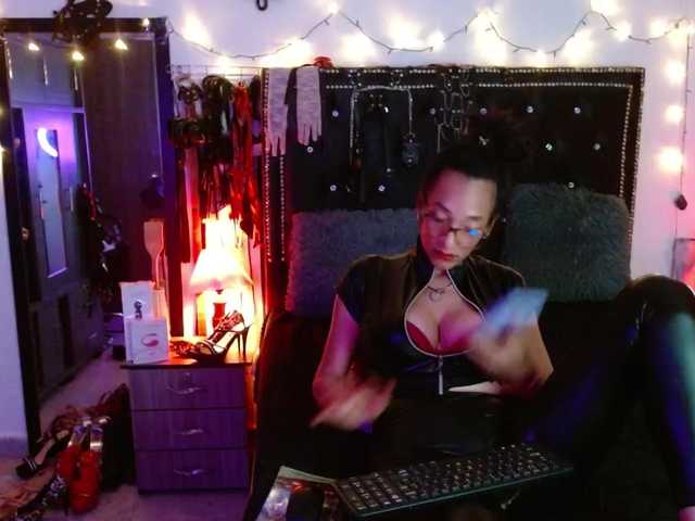 Ameliemartinez webcam