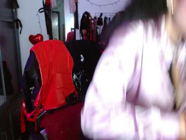 Ameliemartinez's BongaCams show and profile